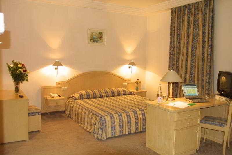 Yadis Ibn Khaldoun Hotel Tunis Bilik gambar